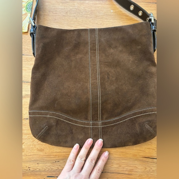 Vintage Suede Coach East-West large crossbody. Excellent cond. Dark Brown - Picture 4 of 12
